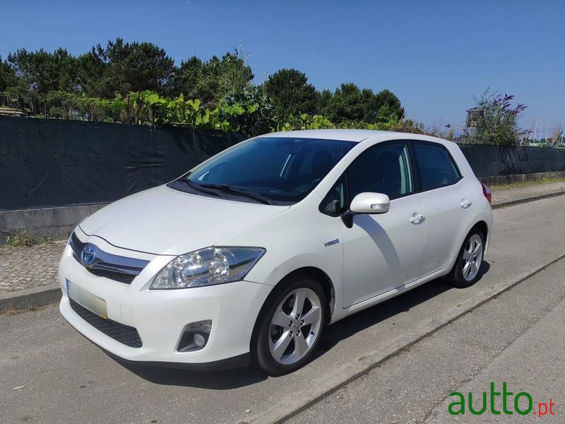 2011' Toyota Auris 1.8 Hsd Comfort photo #2