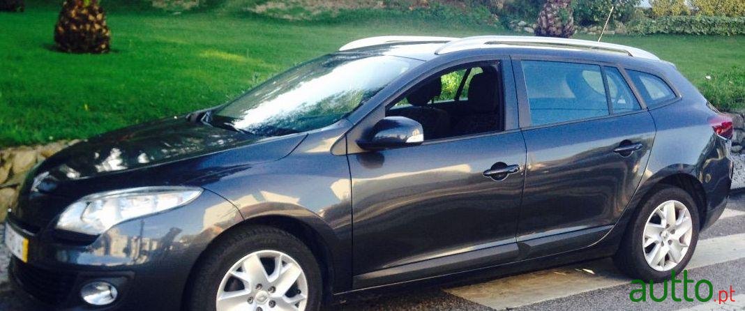 2013' Renault Megane Sport Tourer photo #2