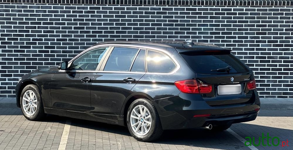 2015' BMW Série 3 D Touring photo #2