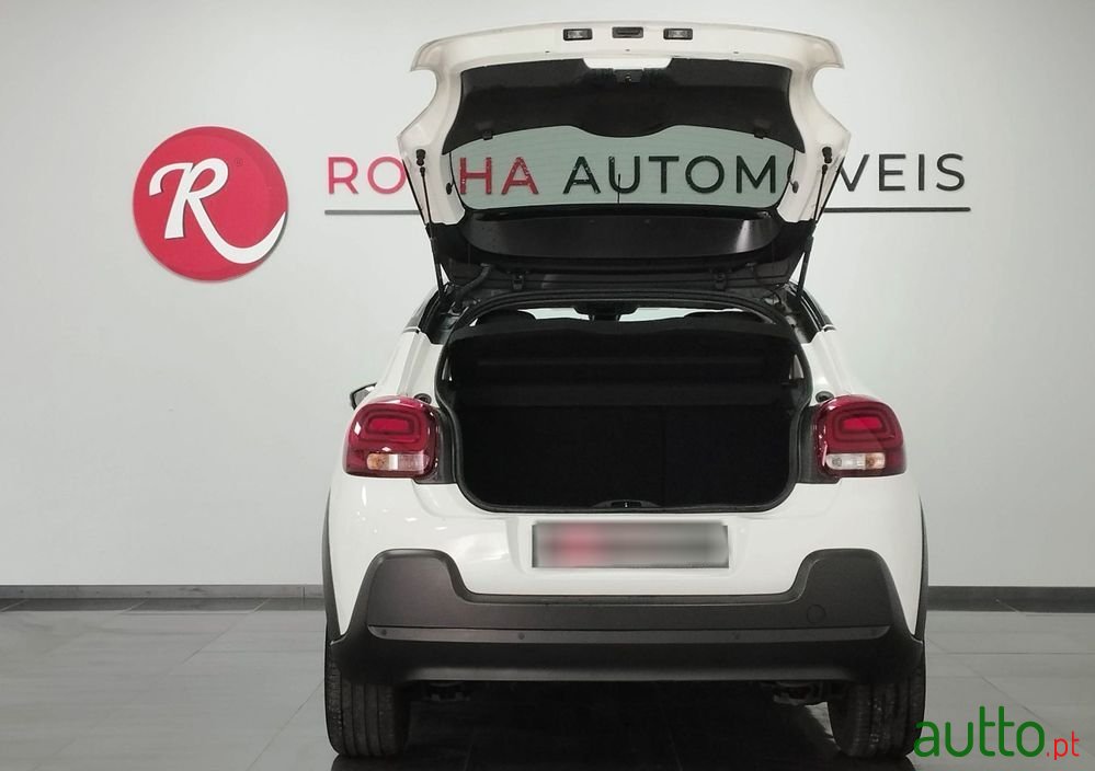 2017' Citroen C3 1.2 Puretech Shine photo #6