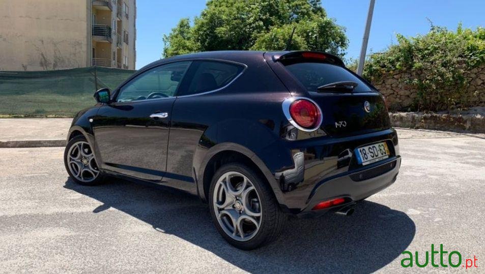 2011' Alfa Romeo MiTo photo #2