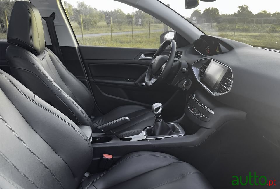 2015' Peugeot 308 Sw photo #4