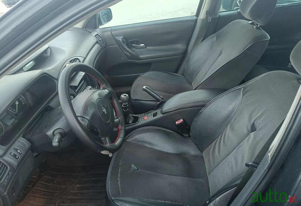 2005' Renault Laguna Break photo #5