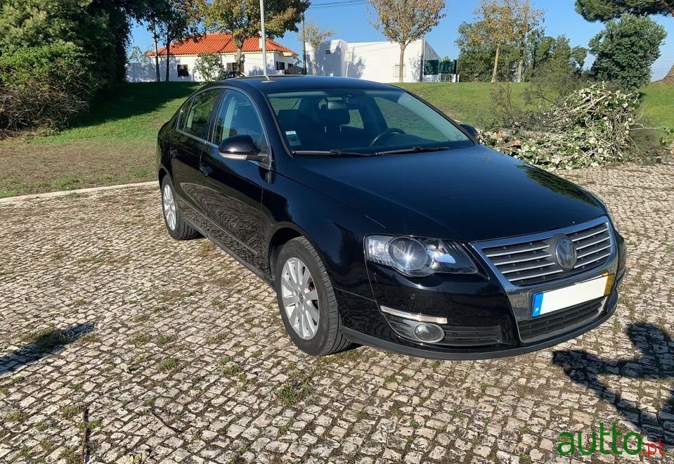 2005' Volkswagen Passat photo #1