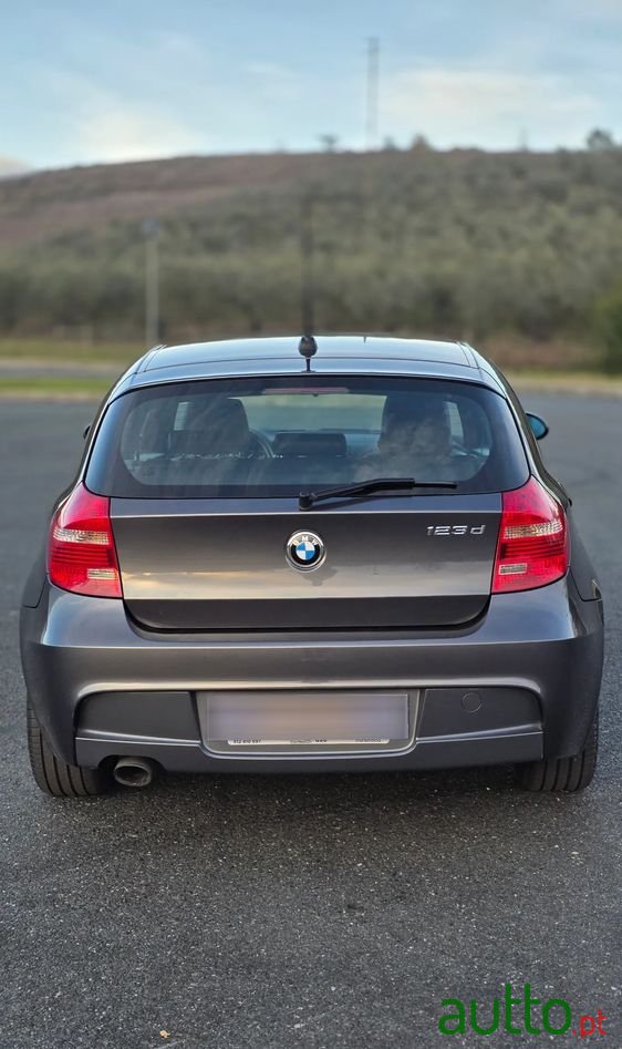 2008' BMW Série 1 D photo #6