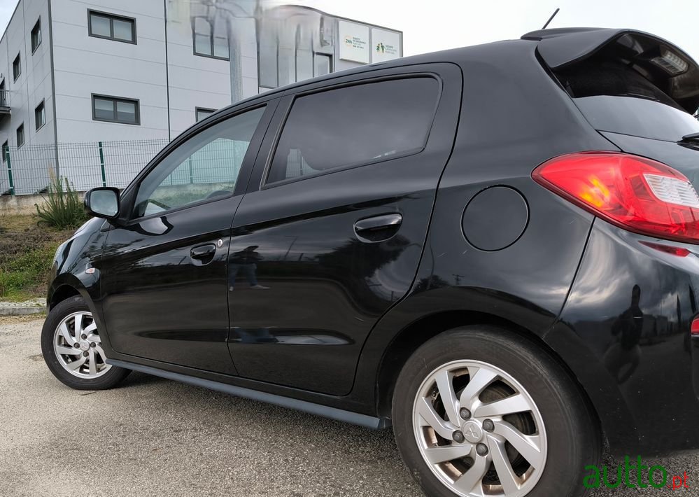 2017' Mitsubishi Space Star photo #6