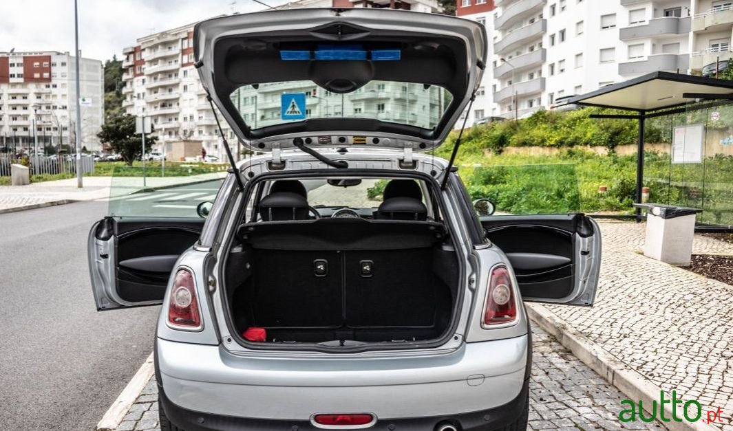 2010' MINI One photo #3