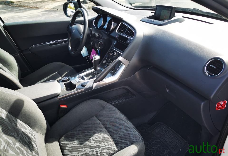 2013' Peugeot 3008 photo #5