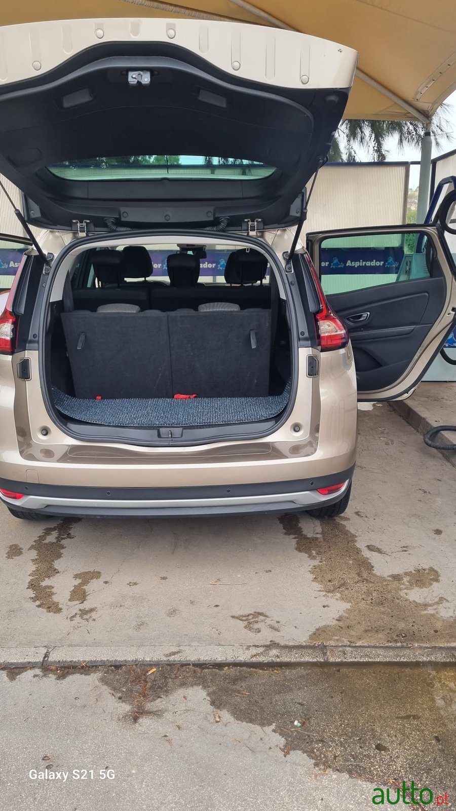 2020' Renault Scenic photo #3