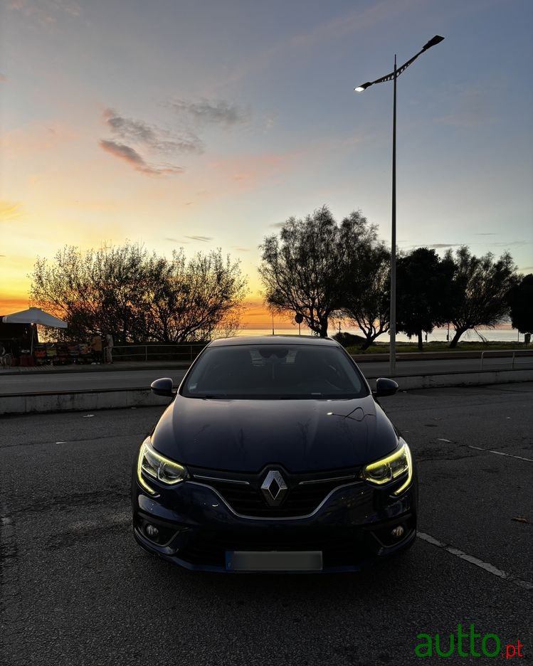 2016' Renault Megane 1.5 Dci Zen Eco photo #3