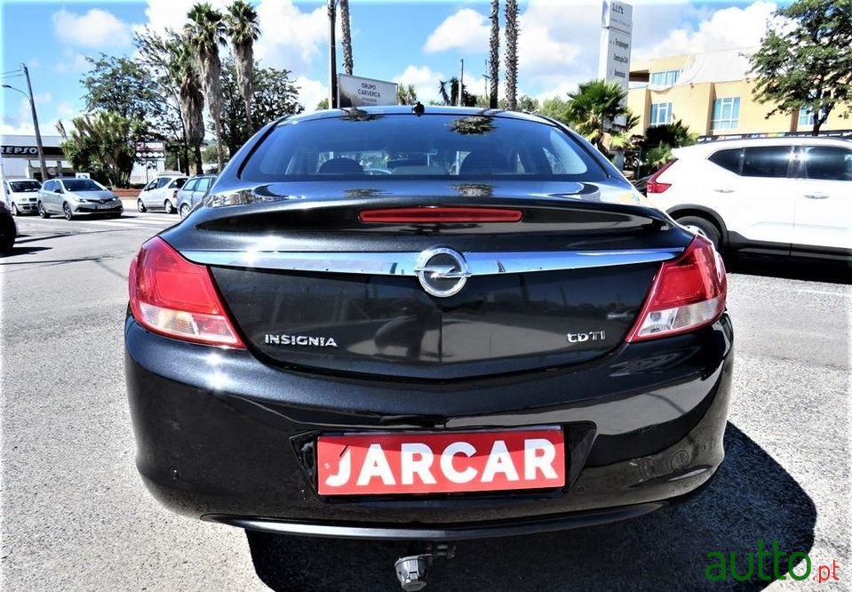 2010' Opel Insignia photo #5