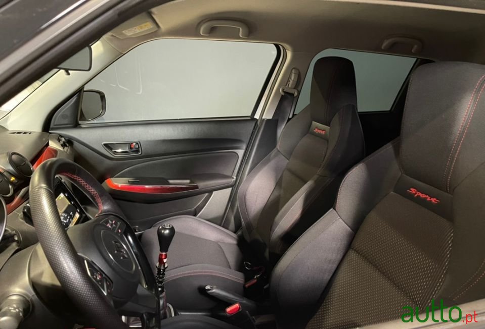 2019' Suzuki Swift Sport photo #3