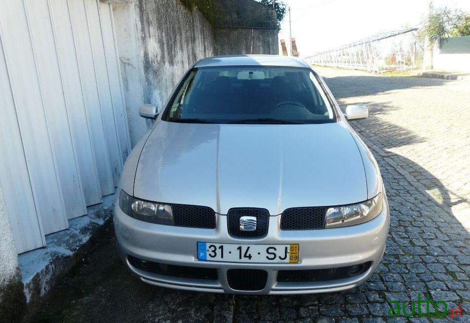 2001' SEAT Leon 1.6 16 V 105 Cv Sport photo #2