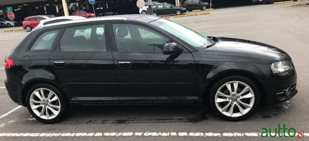 2011' Audi A3 Sportback photo #1