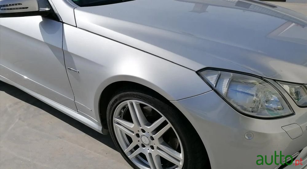 2012' Mercedes-Benz Classe E photo #3