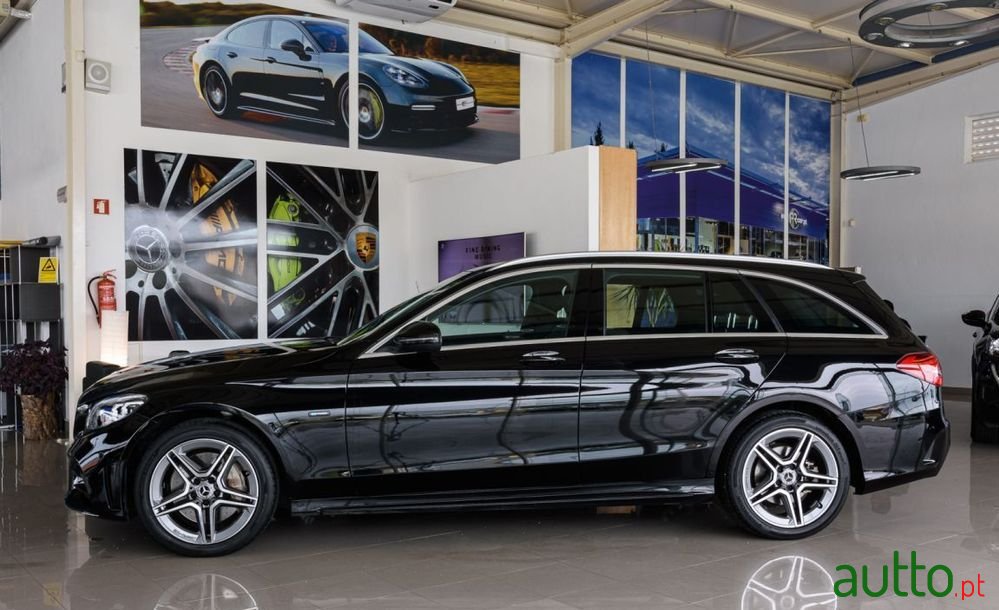 2020' Mercedes-Benz C 300 photo #2