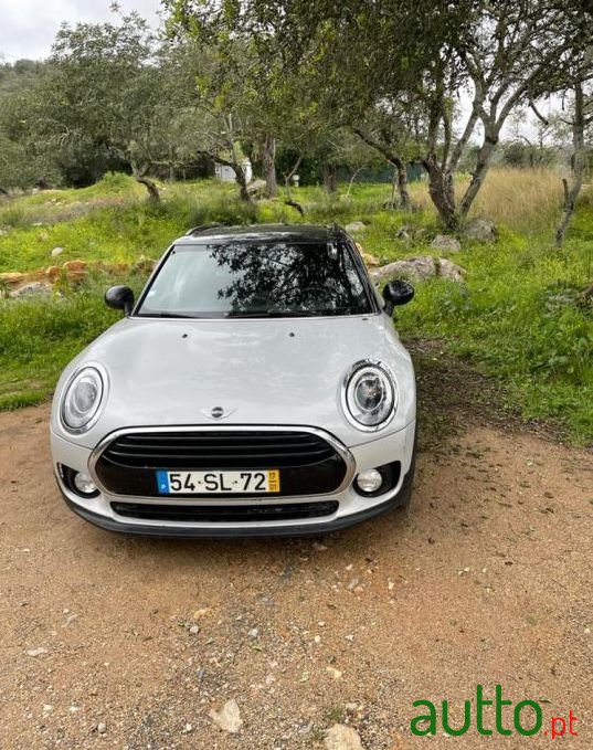 2017' MINI Clubman Cooper D photo #3