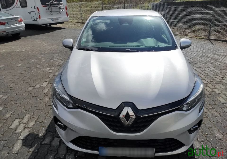 2020' Renault Clio photo #6