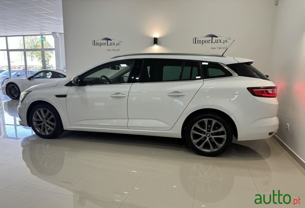 2017' Renault Megane Sport Tourer photo #6