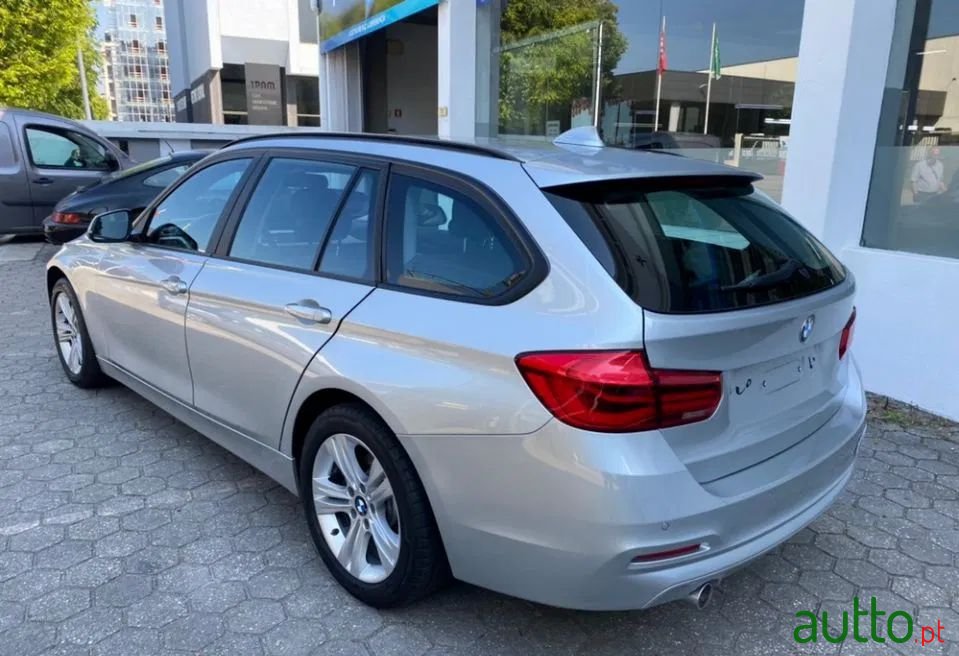 2016' BMW 318 photo #3