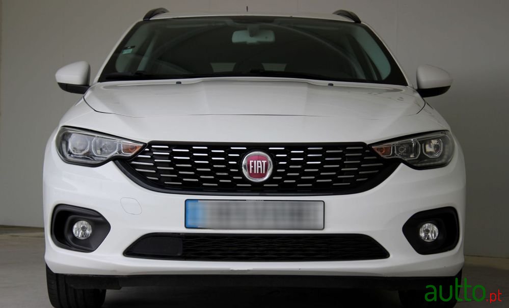 2019' Fiat Tipo Station Wagon photo #2