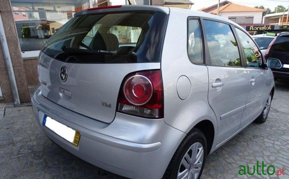 2007' Volkswagen Polo photo #2