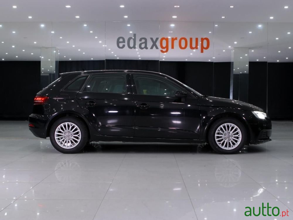 2018' Audi A3 Sportback photo #2