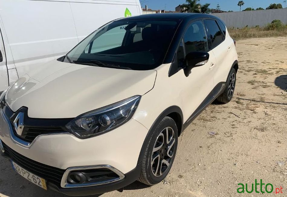 2015' Renault Captur photo #1