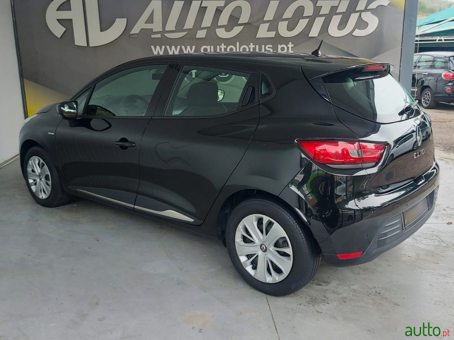 2019' Renault Clio photo #5