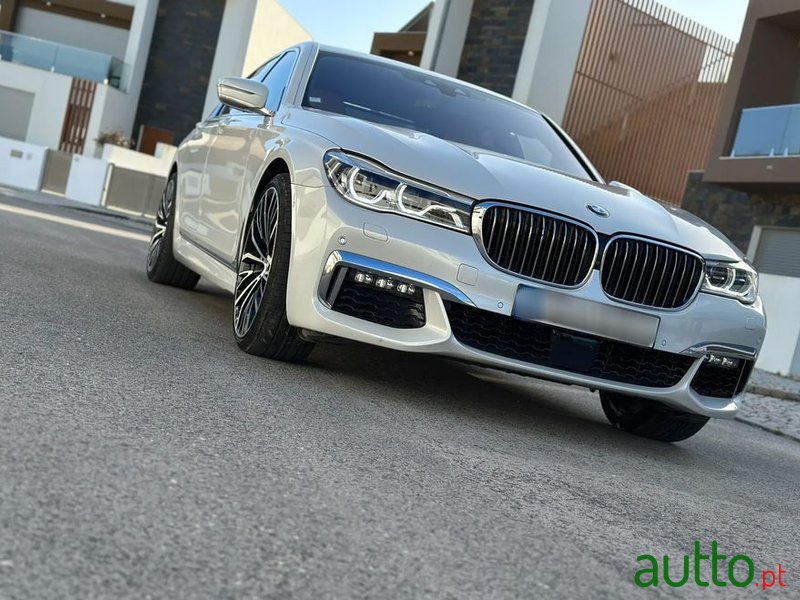2016' BMW 730 photo #6