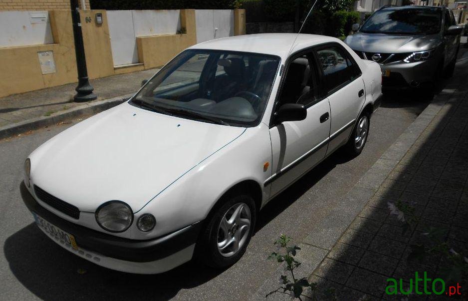 1999' Toyota Corolla photo #2