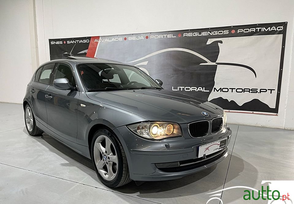 2011' BMW 123 photo #1