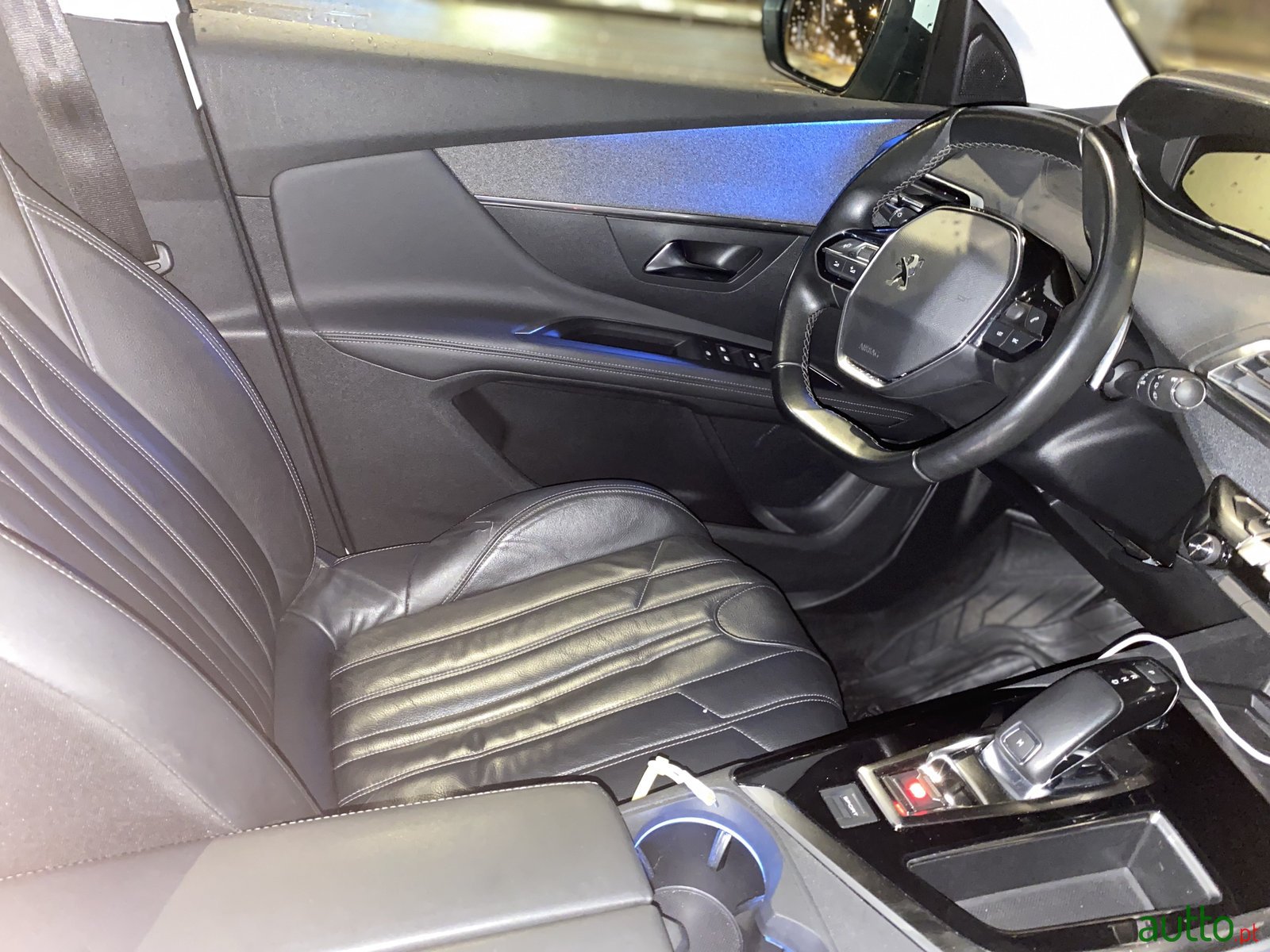 2020' Peugeot 5008 Allure photo #6