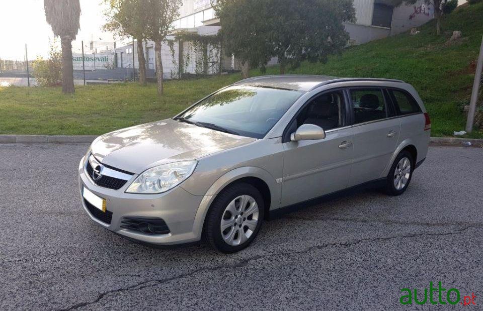 2007' Opel Vectra-Caravan 1.9 Cdti Cosmos photo #2