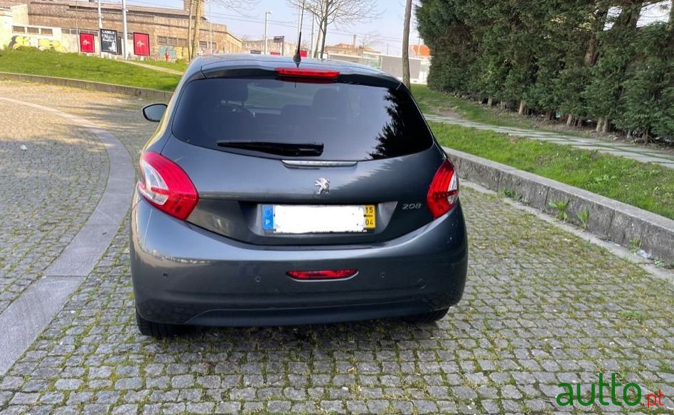 2015' Peugeot 208 photo #3