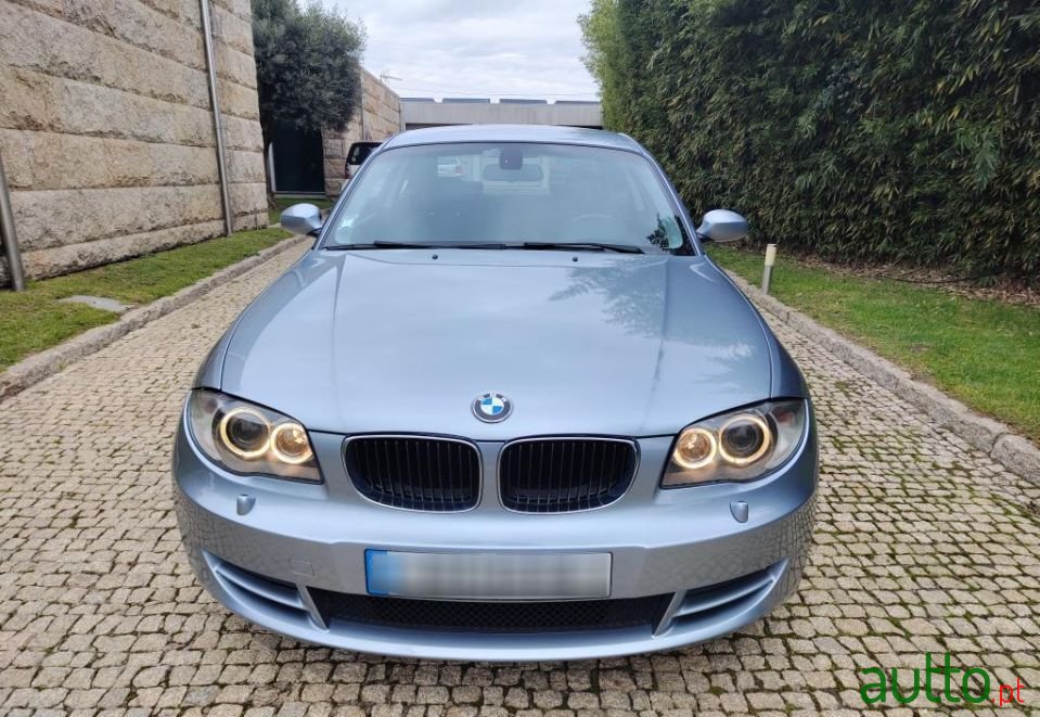 2009' BMW 120 D photo #3