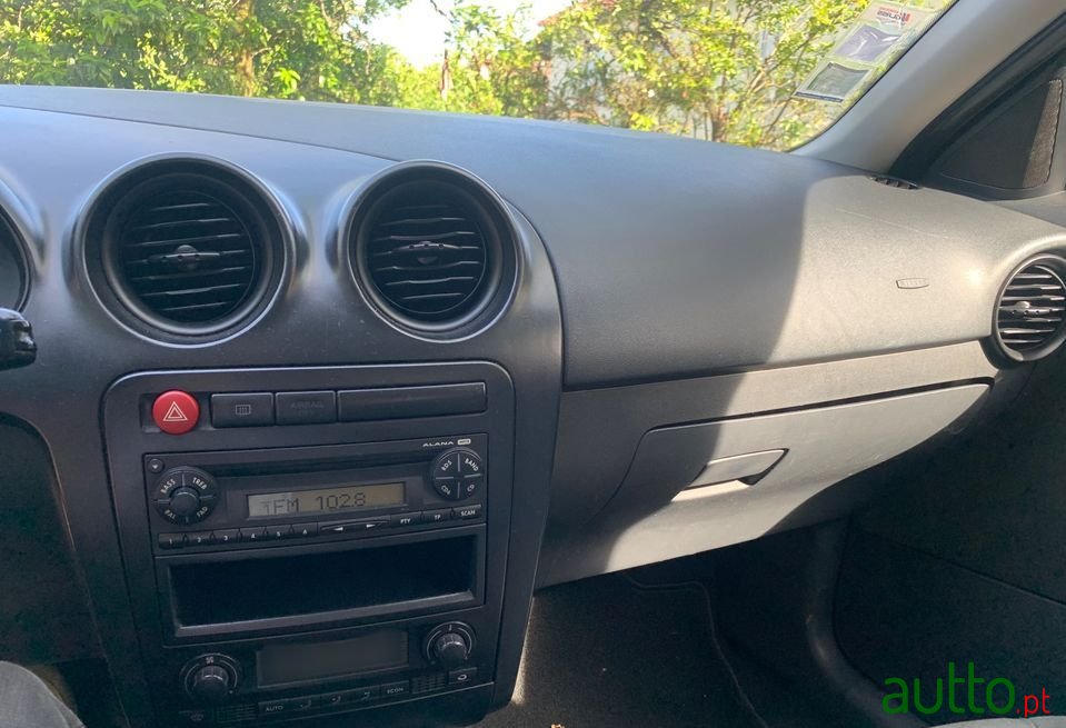 2005' SEAT Ibiza photo #3