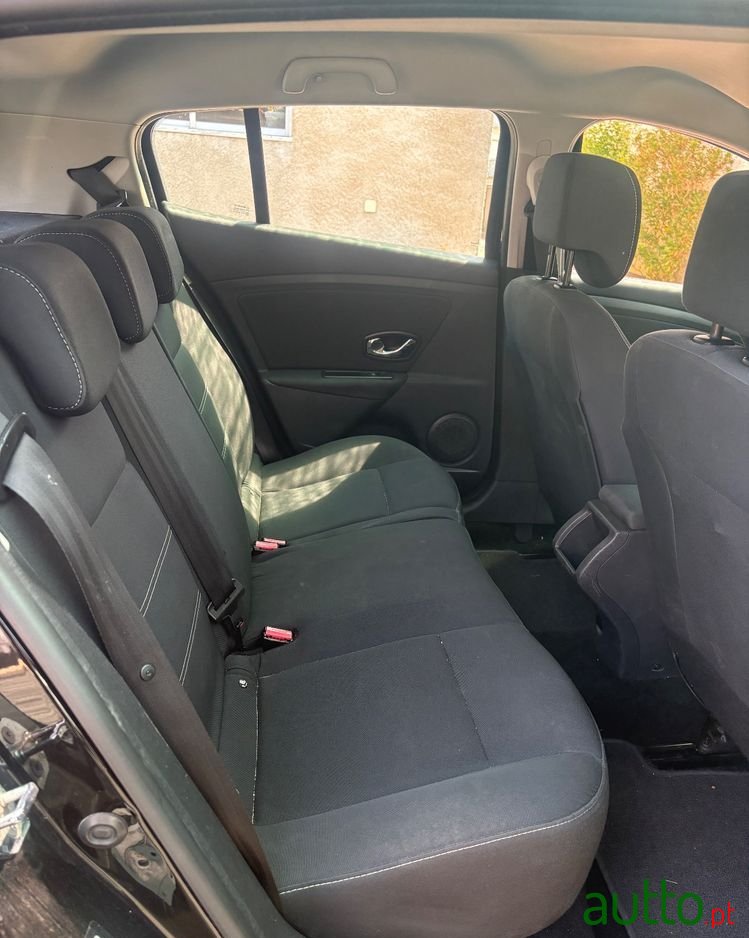 2015' Renault Megane photo #5