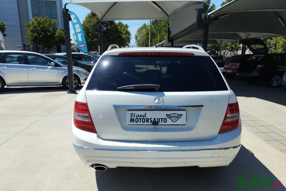 2012' Mercedes-Benz C-200 photo #5