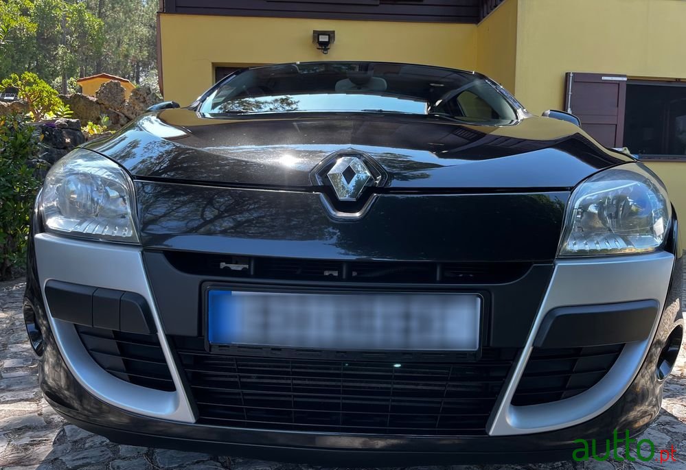 2010' Renault Megane photo #5