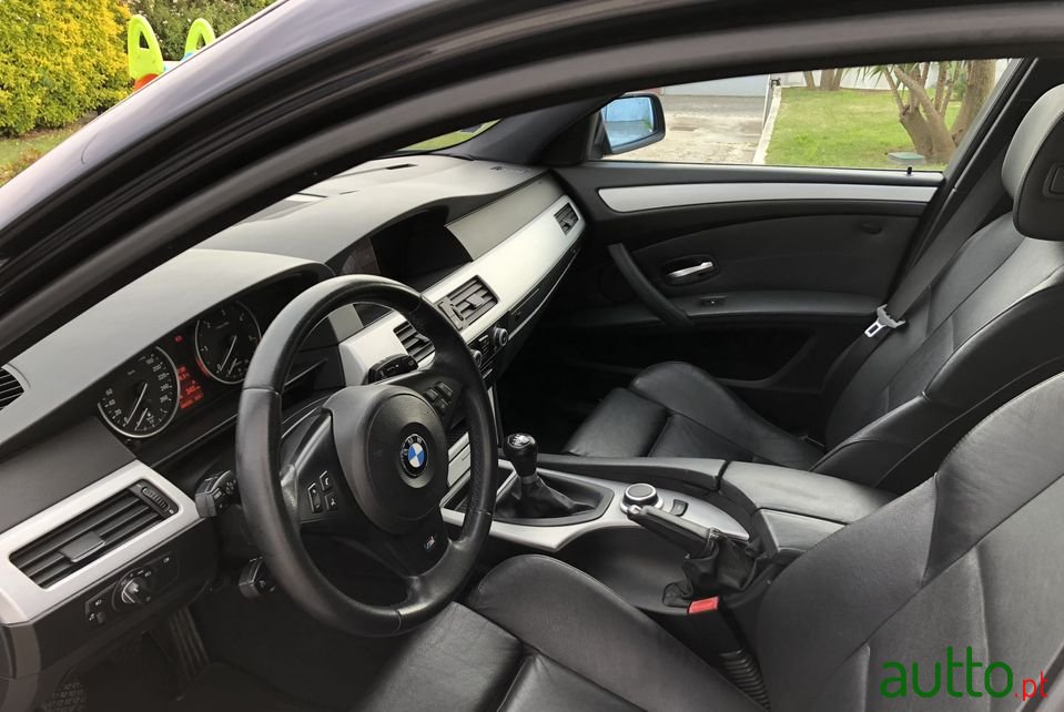 2008' BMW 520 photo #3