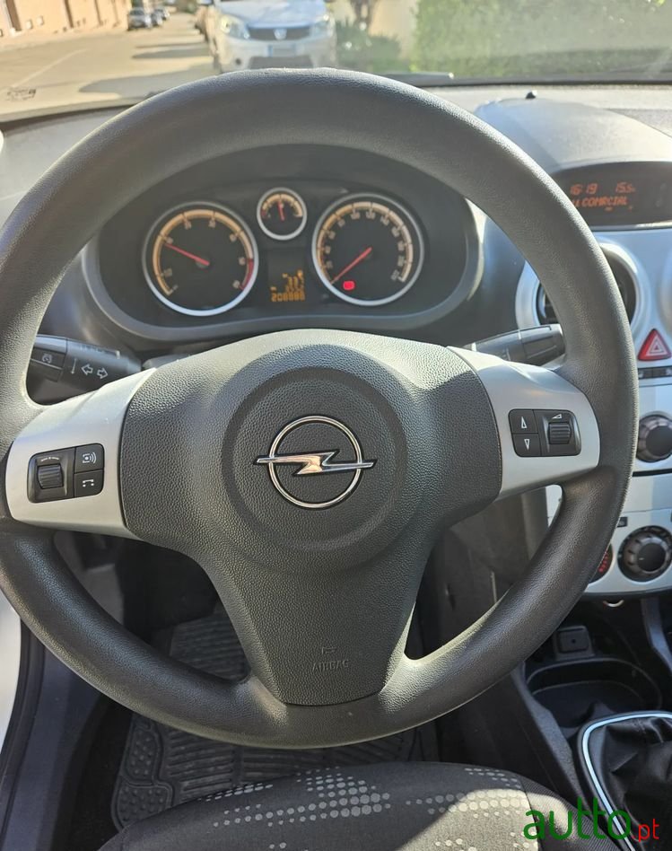 2011' Opel Corsa photo #6