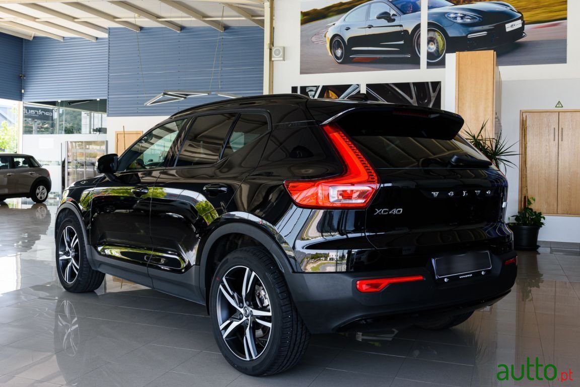 2020' Volvo Xc-40 photo #3