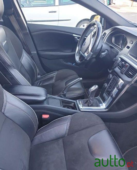 2013' Volvo V40 photo #1