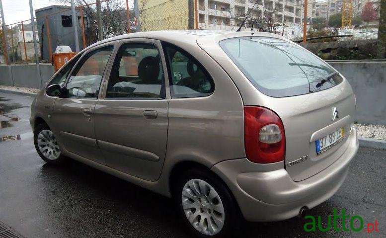 2003' Citroen Xsara Picasso 2.0 Hdi photo #4