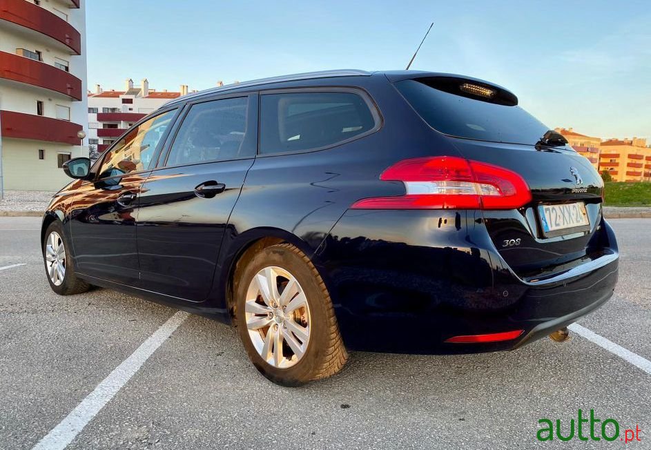 2015' Peugeot 308 Sw photo #2