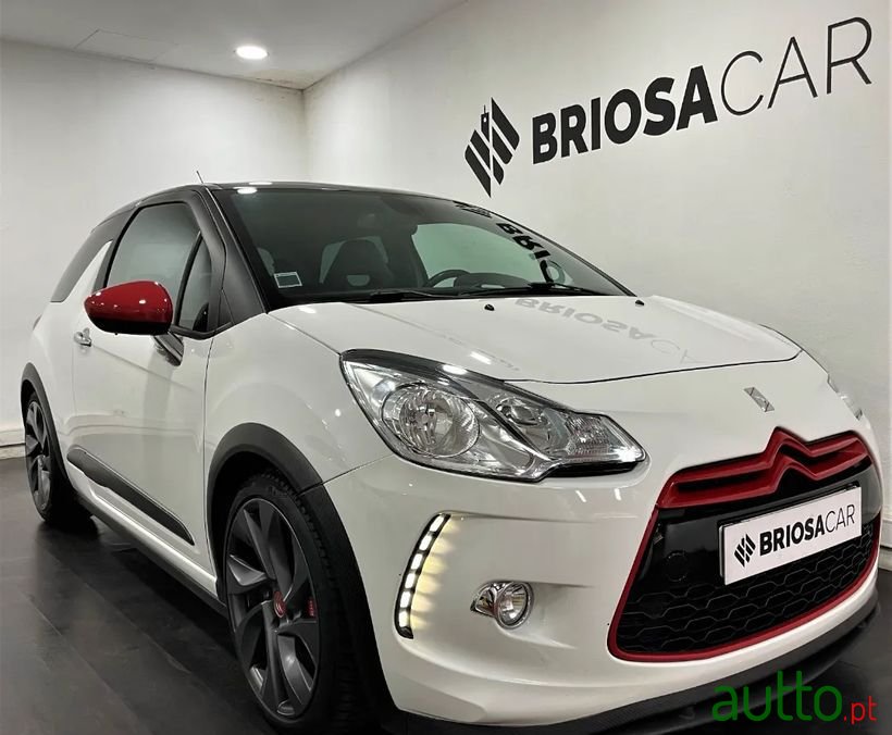 2011' Citroen DS3 photo #1