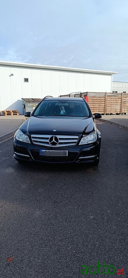 2011' Mercedes-Benz C 180 photo #1