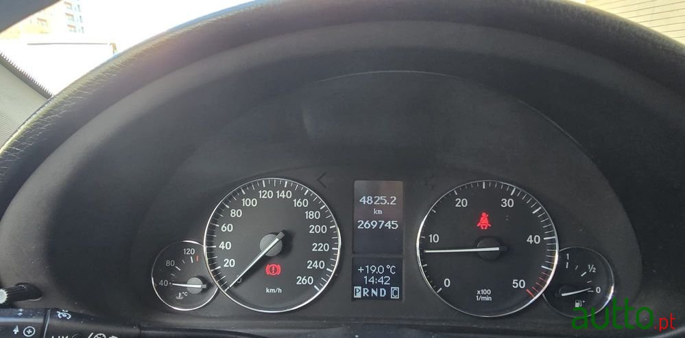 2005' Mercedes-Benz Classe C photo #4