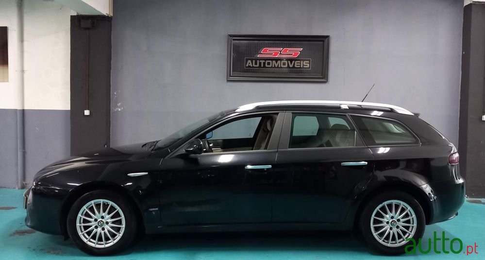 2007' Alfa Romeo 159 Sportwagon photo #2